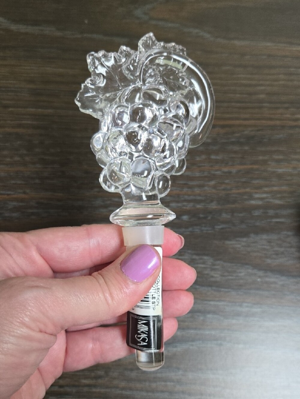 NEW Mikasa Clear Glass Grape Bottle Stopper